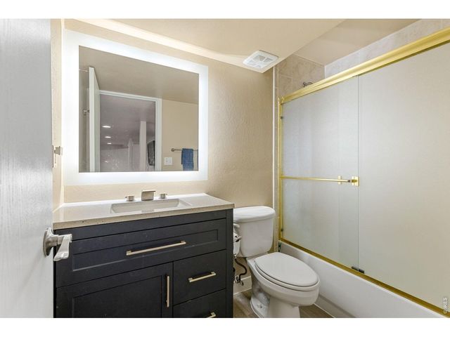 2517 Falcon Dr, Longmont, CO 80503