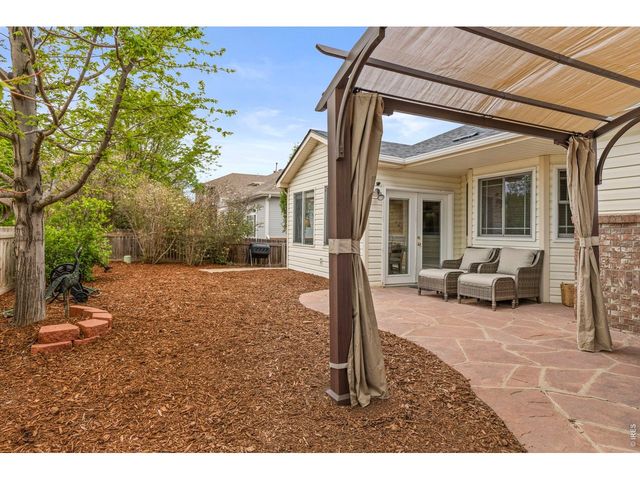 2517 Falcon Dr, Longmont, CO 80503