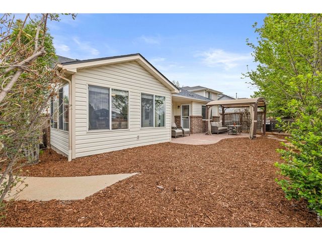 2517 Falcon Dr, Longmont, CO 80503