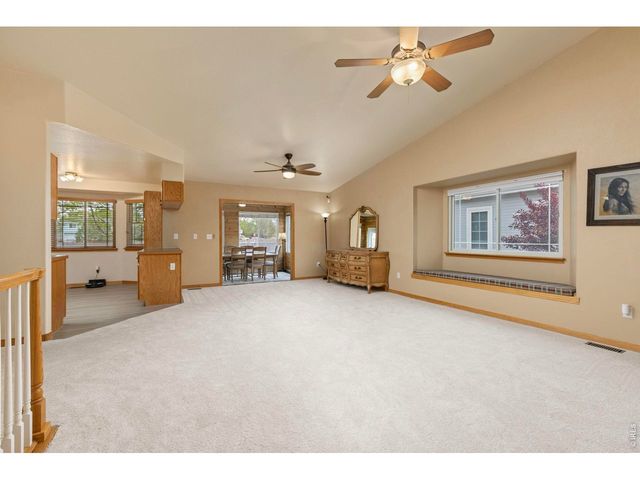 2517 Falcon Dr, Longmont, CO 80503