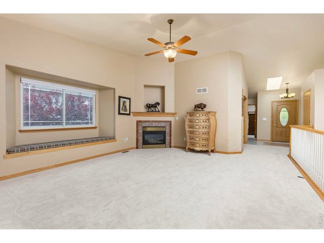 2517 Falcon Dr, Longmont, CO 80503