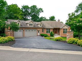 13244 Promontory Trail, Roscoe, IL 61073