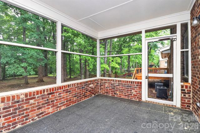 7007 Crossridge Road, Charlotte, NC 28214