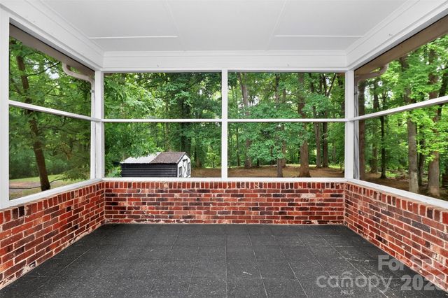 7007 Crossridge Road, Charlotte, NC 28214