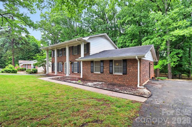 7007 Crossridge Road, Charlotte, NC 28214