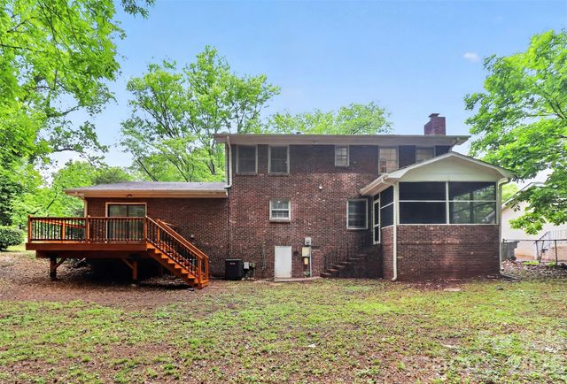 7007 Crossridge Road, Charlotte, NC 28214