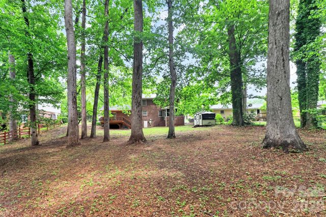 7007 Crossridge Road, Charlotte, NC 28214