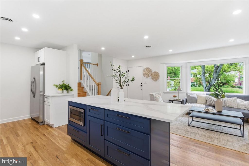 Image 16 of property listing at 944 STARBIT RD, Baltimore, MD 21286