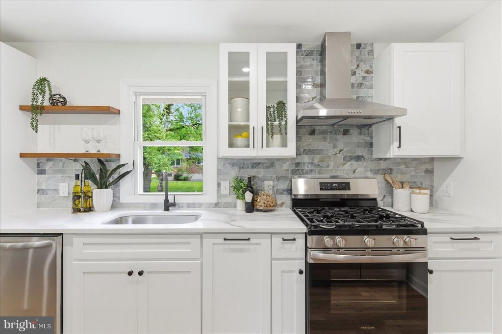 Image 17 of property listing at 944 STARBIT RD, Baltimore, MD 21286
