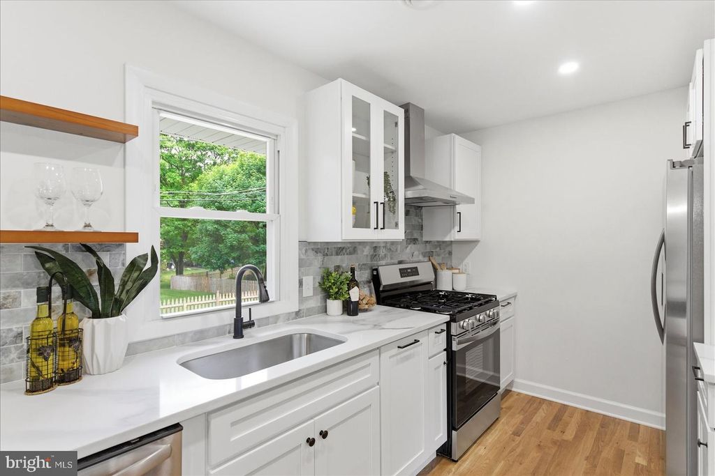 Image 19 of property listing at 944 STARBIT RD, Baltimore, MD 21286