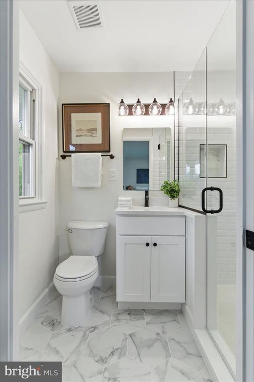 Image 24 of property listing at 944 STARBIT RD, Baltimore, MD 21286