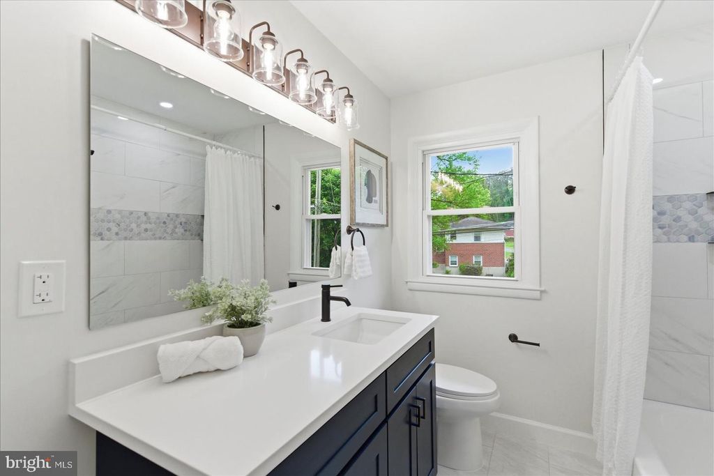 Image 27 of property listing at 944 STARBIT RD, Baltimore, MD 21286