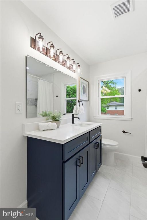 Image 28 of property listing at 944 STARBIT RD, Baltimore, MD 21286