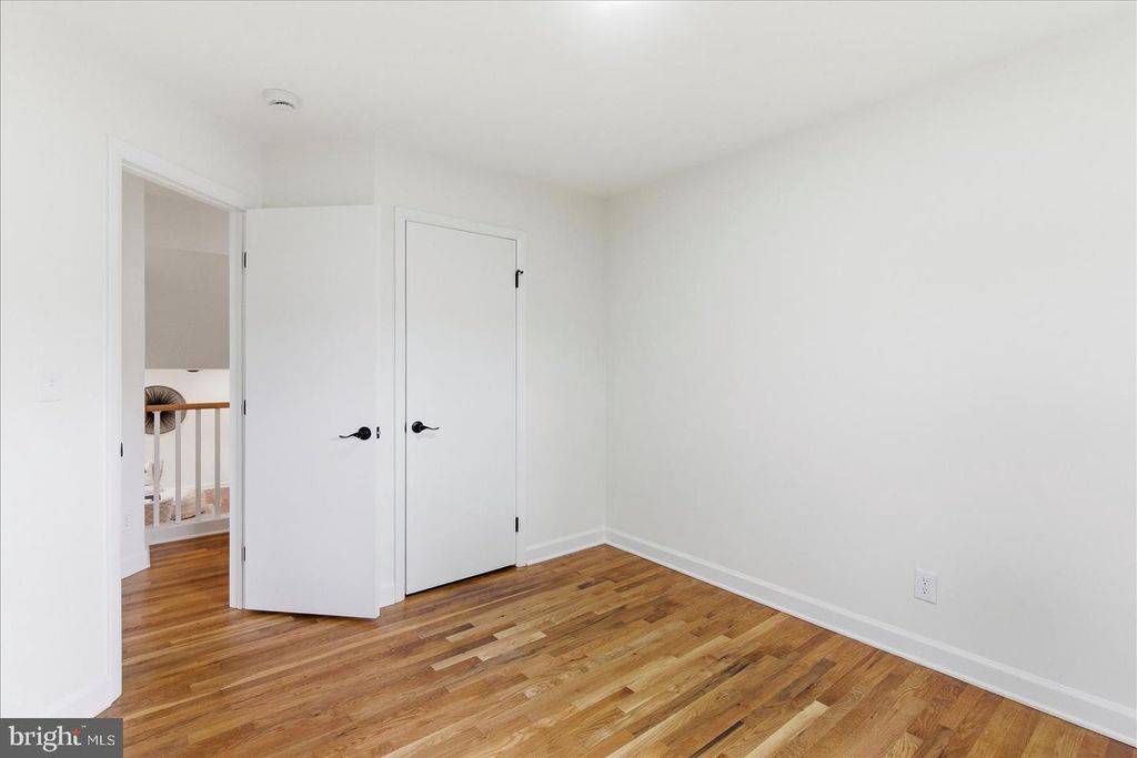 Image 31 of property listing at 944 STARBIT RD, Baltimore, MD 21286