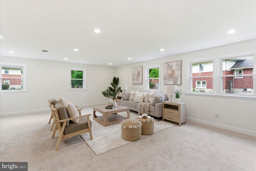 Image 33 of property listing at 944 STARBIT RD, Baltimore, MD 21286