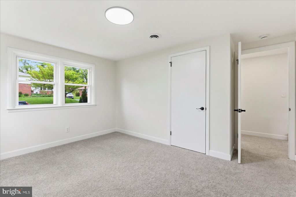 Image 36 of property listing at 944 STARBIT RD, Baltimore, MD 21286