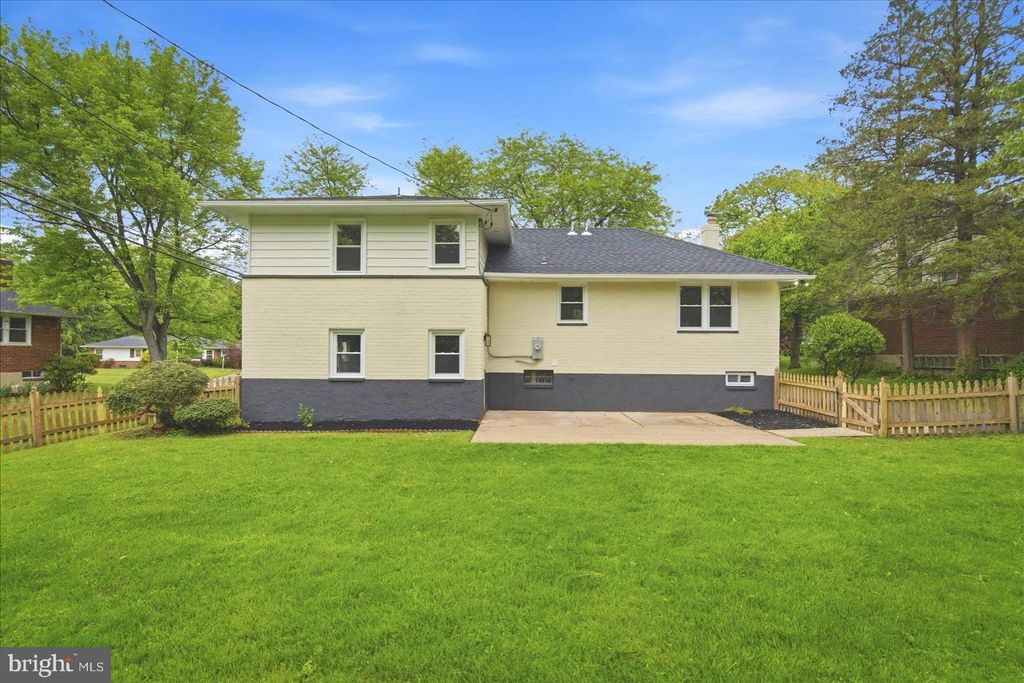 Image 43 of property listing at 944 STARBIT RD, Baltimore, MD 21286