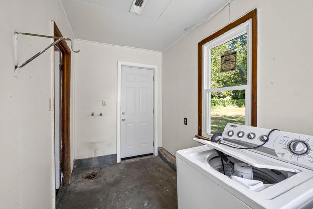 2120 N Fort Avenue, Springfield, MO 65803