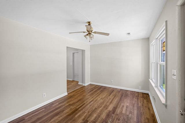 2120 N Fort Avenue, Springfield, MO 65803
