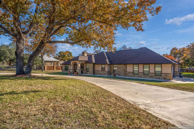 113 Eden Crossing, Adkins, TX 78101