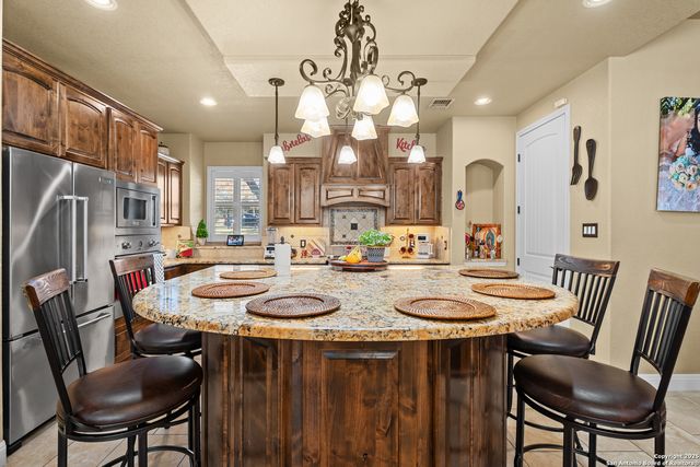 113 Eden Crossing, Adkins, TX 78101