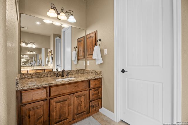 113 Eden Crossing, Adkins, TX 78101