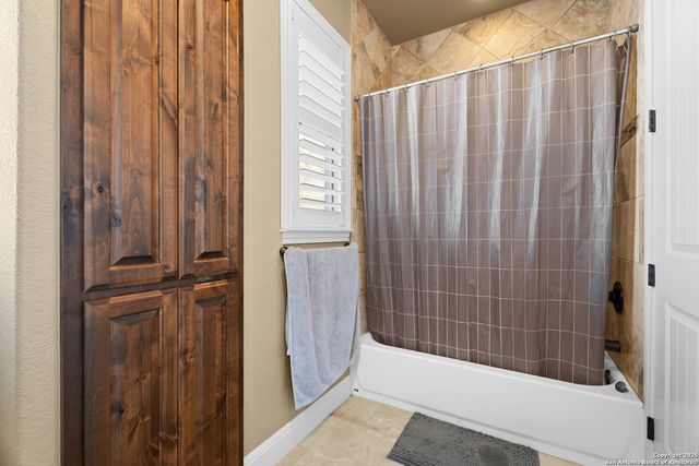 113 Eden Crossing, Adkins, TX 78101