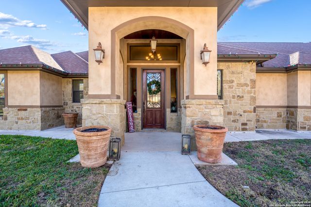 113 Eden Crossing, Adkins, TX 78101