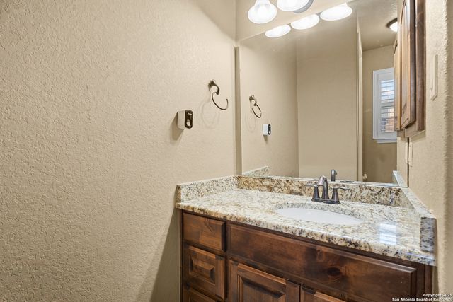 113 Eden Crossing, Adkins, TX 78101