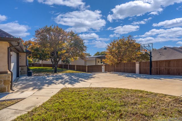 113 Eden Crossing, Adkins, TX 78101