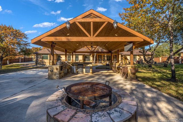 113 Eden Crossing, Adkins, TX 78101