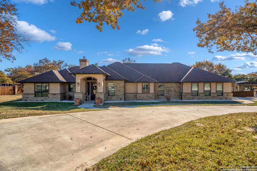113 Eden Crossing, Adkins, TX 78101