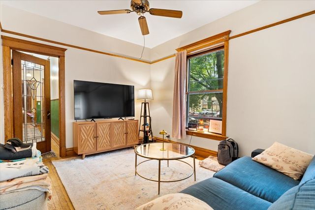 1234 W GRANVILLE Avenue, Chicago, IL 60660