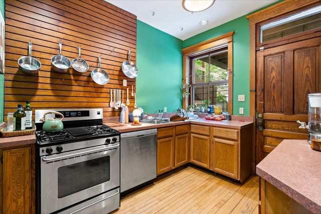 1234 W GRANVILLE Avenue, Chicago, IL 60660