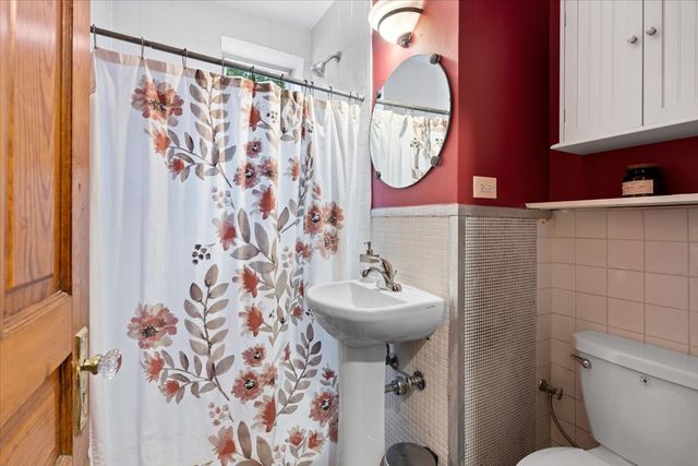 1234 W GRANVILLE Avenue, Chicago, IL 60660