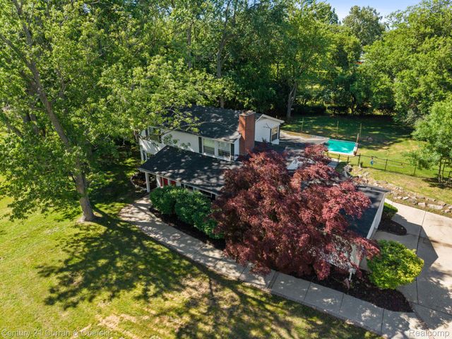 37480 Rhonswood Drive, Farmington Hills, MI 48167