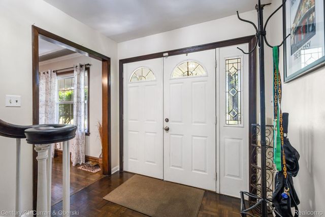 37480 Rhonswood Drive, Farmington Hills, MI 48167