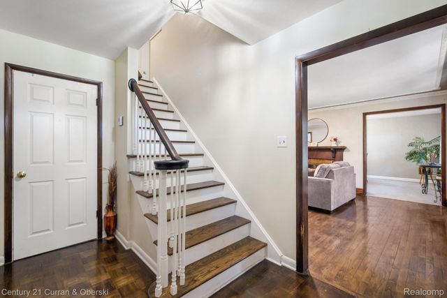 37480 Rhonswood Drive, Farmington Hills, MI 48167