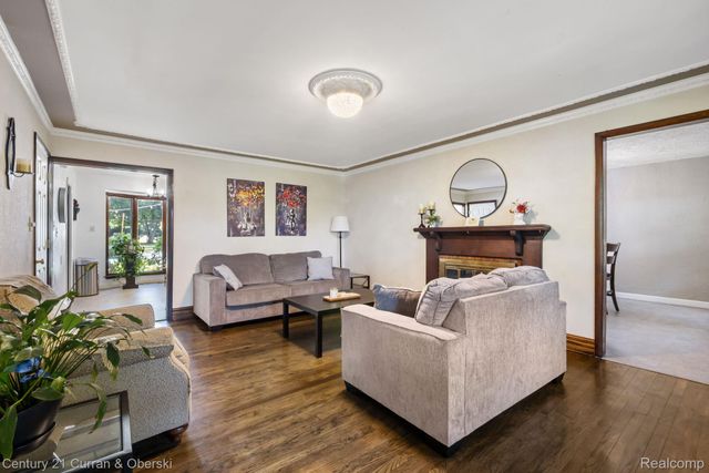 37480 Rhonswood Drive, Farmington Hills, MI 48167