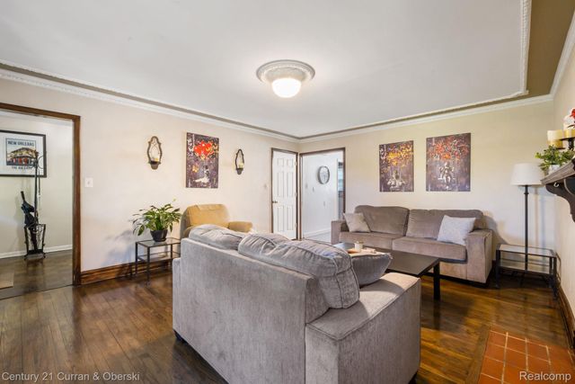 37480 Rhonswood Drive, Farmington Hills, MI 48167