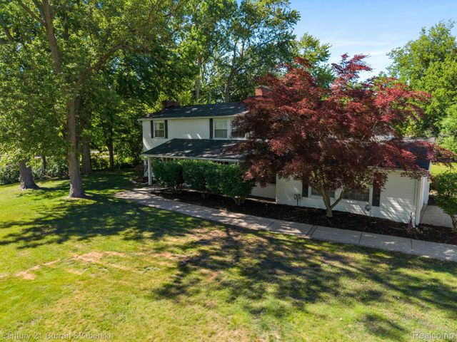 37480 Rhonswood Drive, Farmington Hills, MI 48167