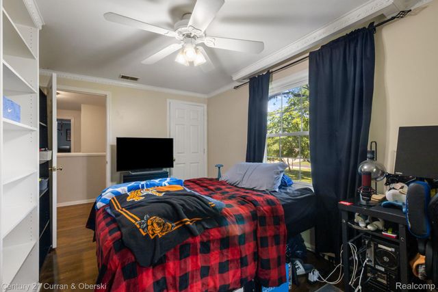 37480 Rhonswood Drive, Farmington Hills, MI 48167