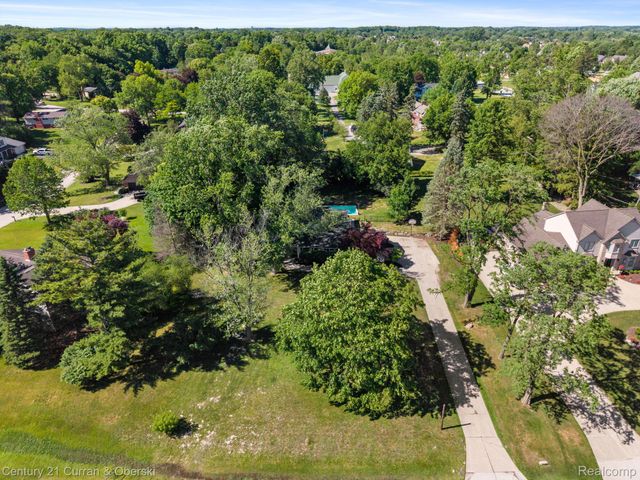 37480 Rhonswood Drive, Farmington Hills, MI 48167