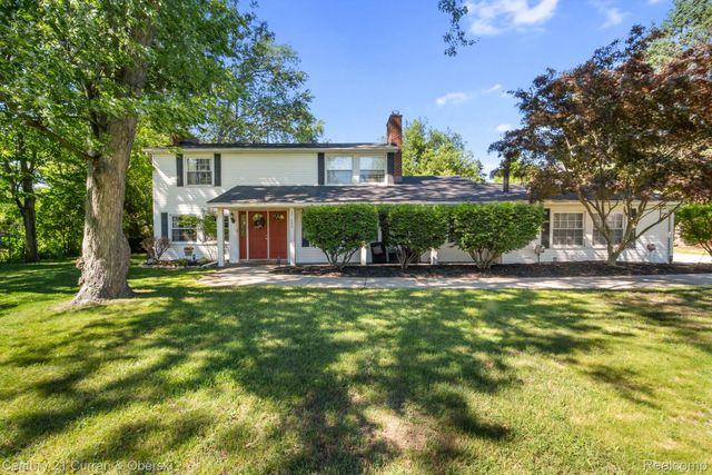 37480 Rhonswood Drive, Farmington Hills, MI 48167