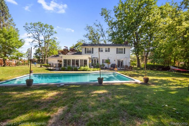 37480 Rhonswood Drive, Farmington Hills, MI 48167