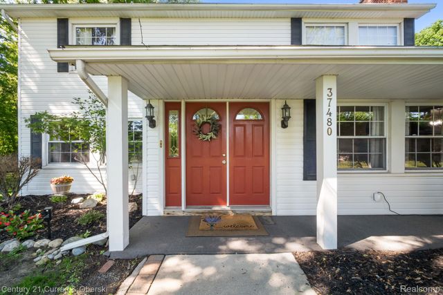 37480 Rhonswood Drive, Farmington Hills, MI 48167