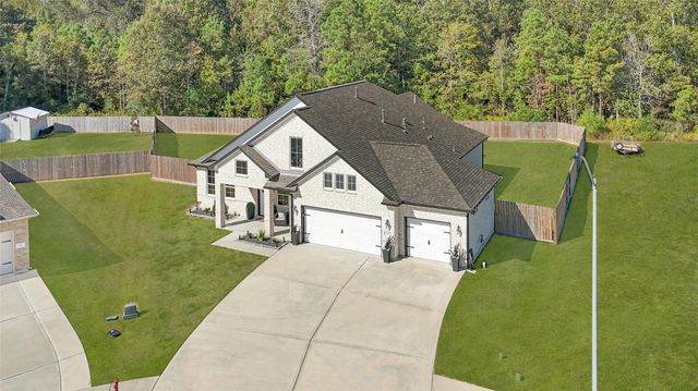 721 Little Spring Court, Anahuac, TX 77514