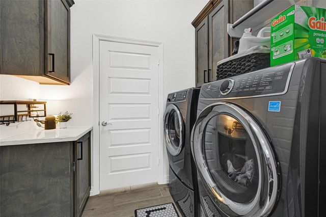 721 Little Spring Court, Anahuac, TX 77514