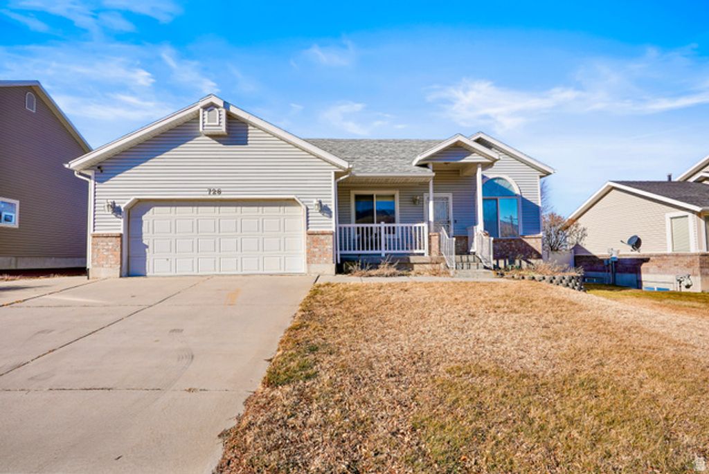 726 PIONEER AVE, Tooele, UT 84074