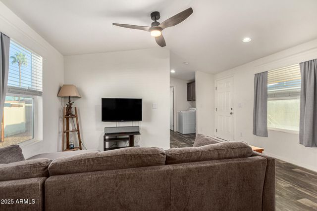16225 N CAVE CREEK Road 85, Phoenix, AZ 85032